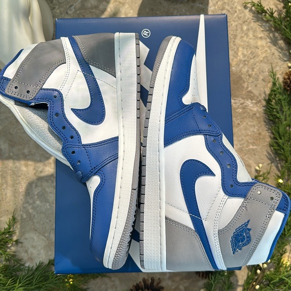 Nike Air Jordan 1 High True Blue - Picture 5 of 17